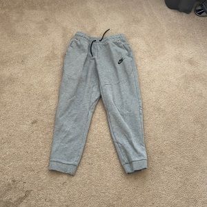 Comfortable Nike sweatpants,kids extra large great for the cold this winter